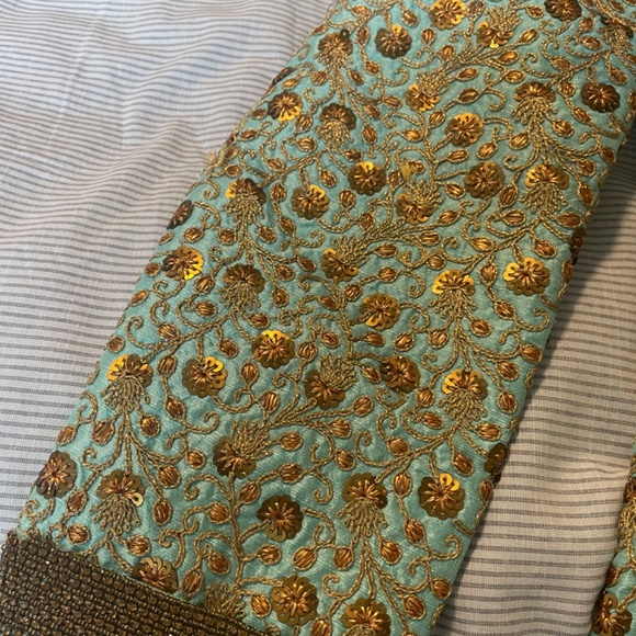 Shivani - Wedding - suitable Groom or brothers - Picture 5 of 5